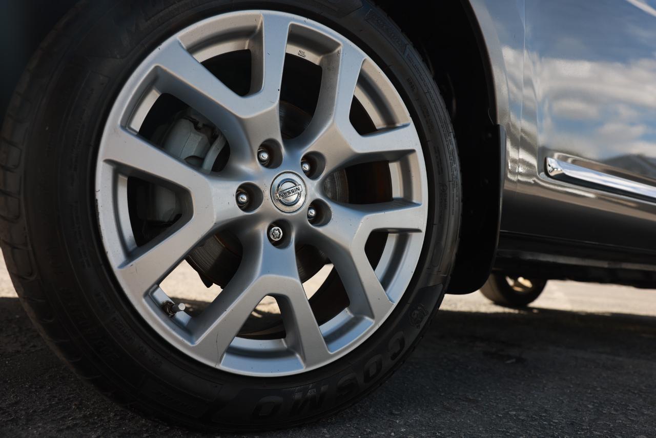 Nissan Rogue  2011