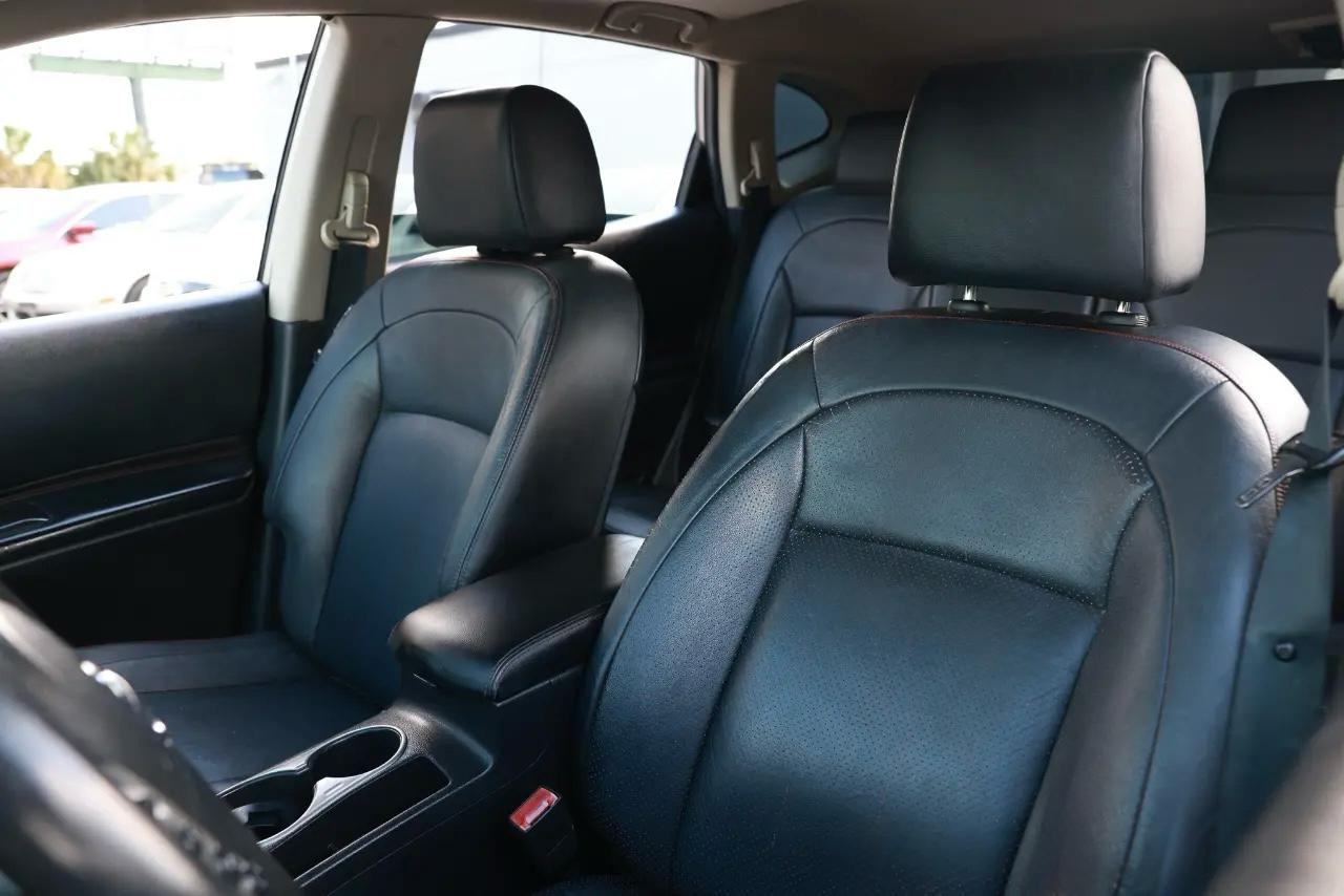 Nissan Rogue  2011