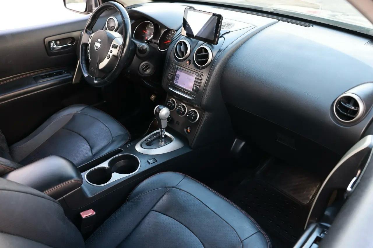 Nissan Rogue  2011