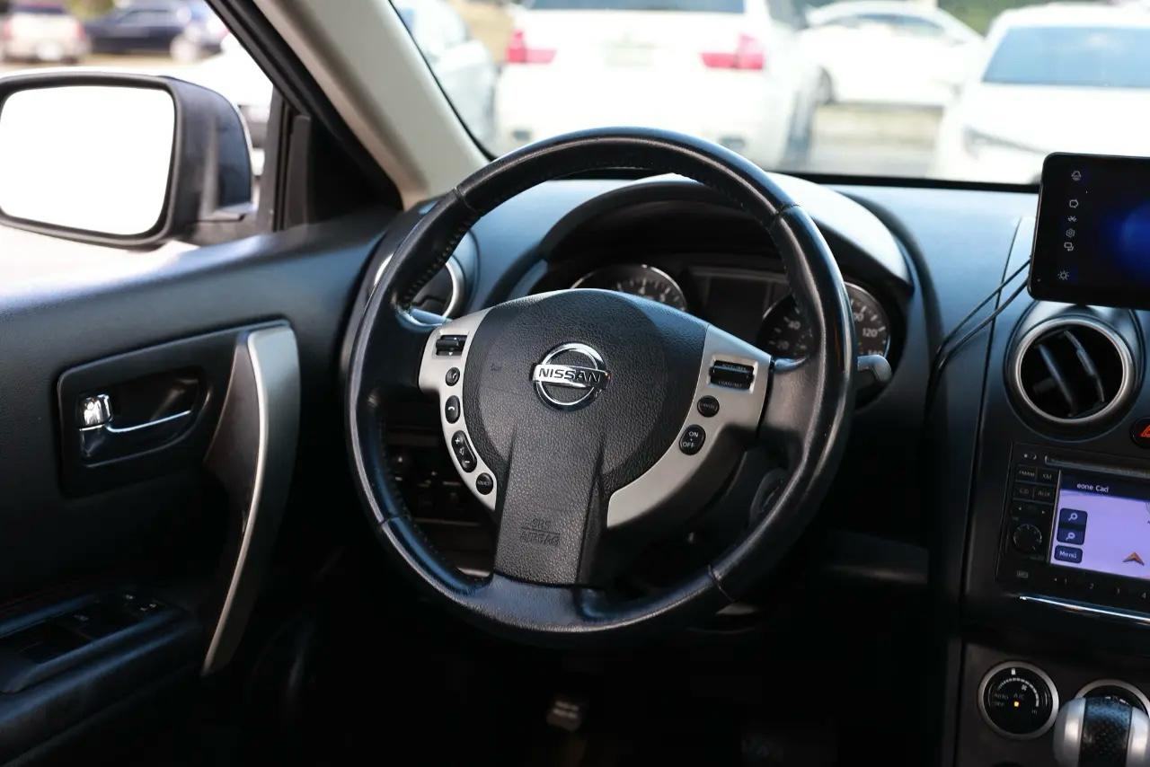 Nissan Rogue  2011