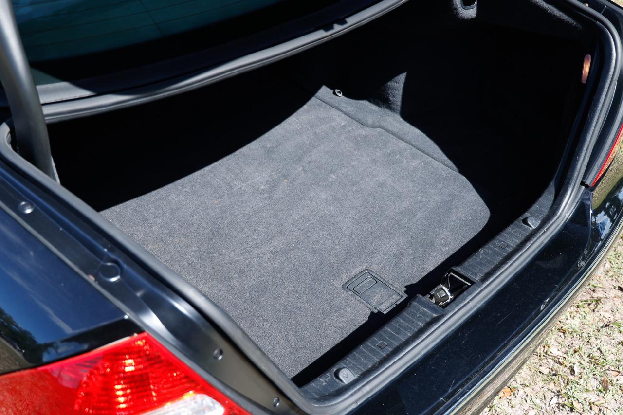 Mercedes-Benz E-Class  2003