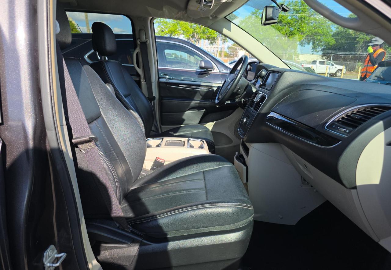 Chrysler Town & Country  2016