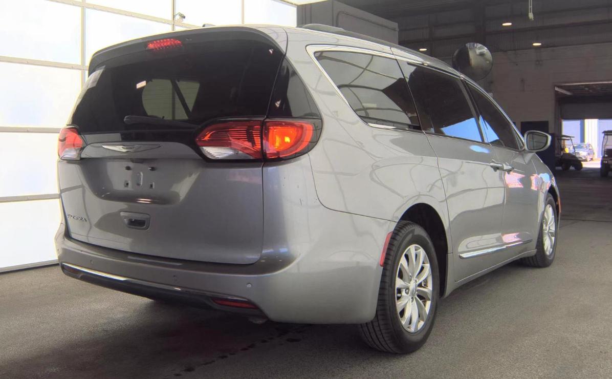 Chrysler Pacifica  2017