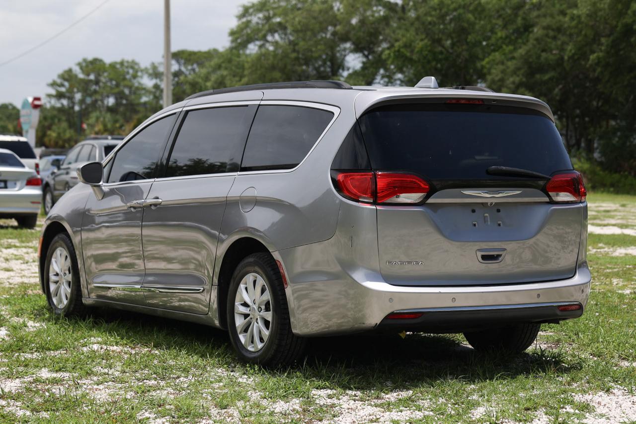 Chrysler Pacifica  2017