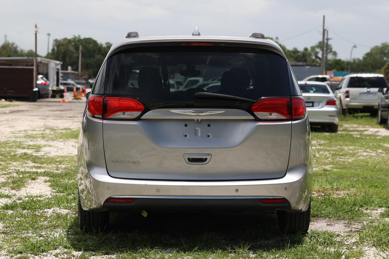 Chrysler Pacifica  2017