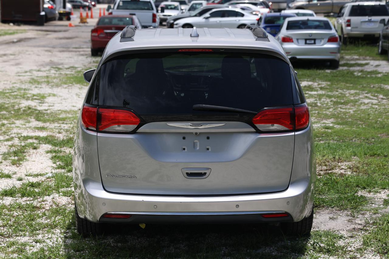 Chrysler Pacifica  2017