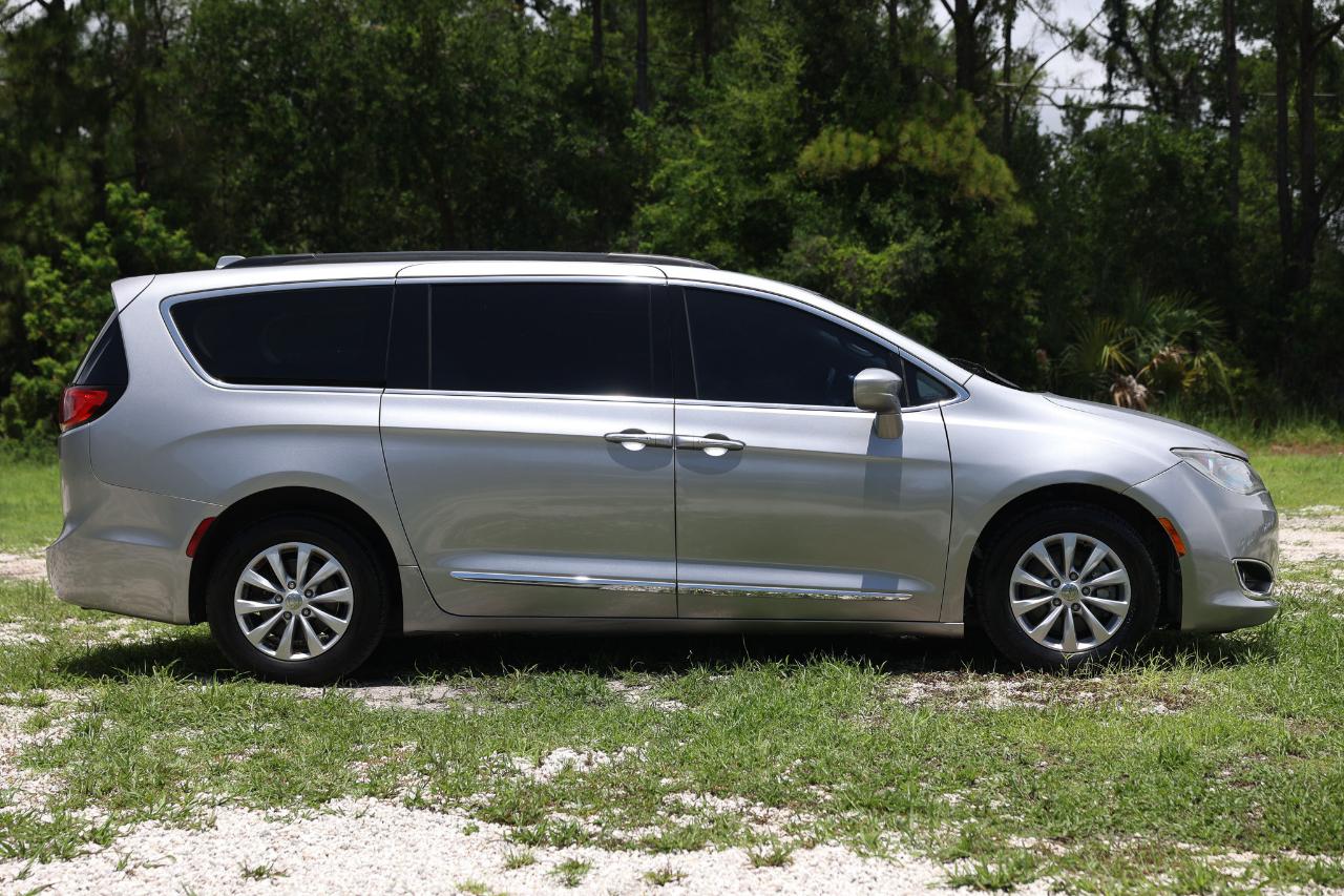 Chrysler Pacifica  2017
