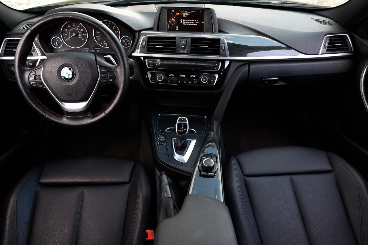 BMW 328i  2016