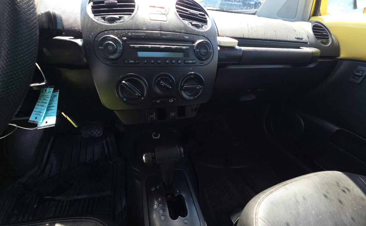 Volkswagen New Beetle Coupe  2008