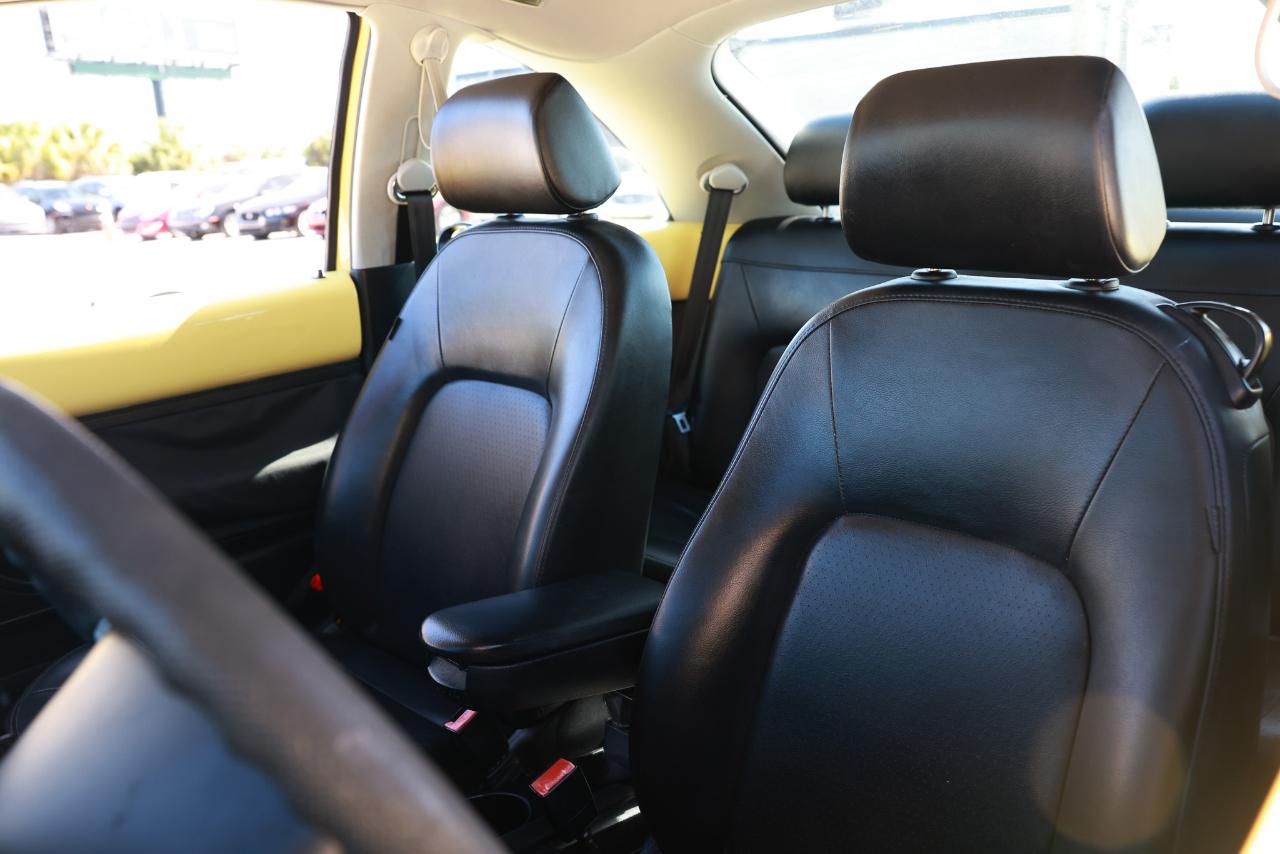 Volkswagen New Beetle Coupe  2008