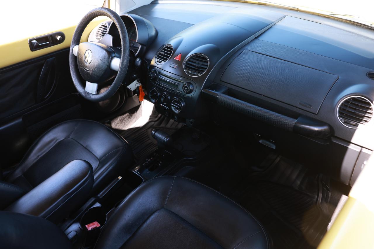 Volkswagen New Beetle Coupe  2008