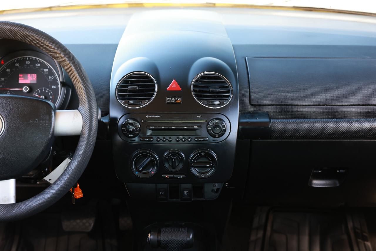 Volkswagen New Beetle Coupe  2008