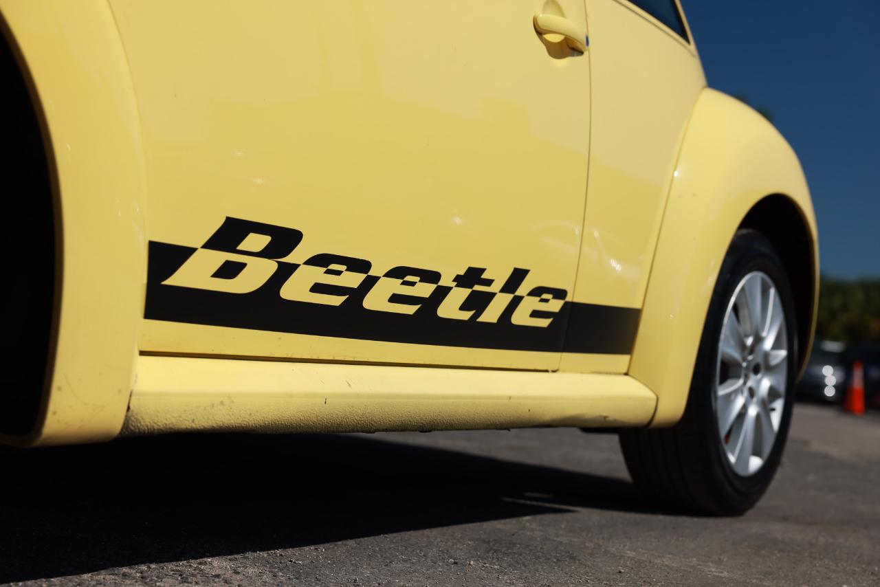 Volkswagen New Beetle Coupe  2008