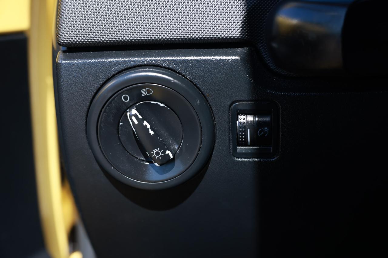 Volkswagen New Beetle Coupe  2008
