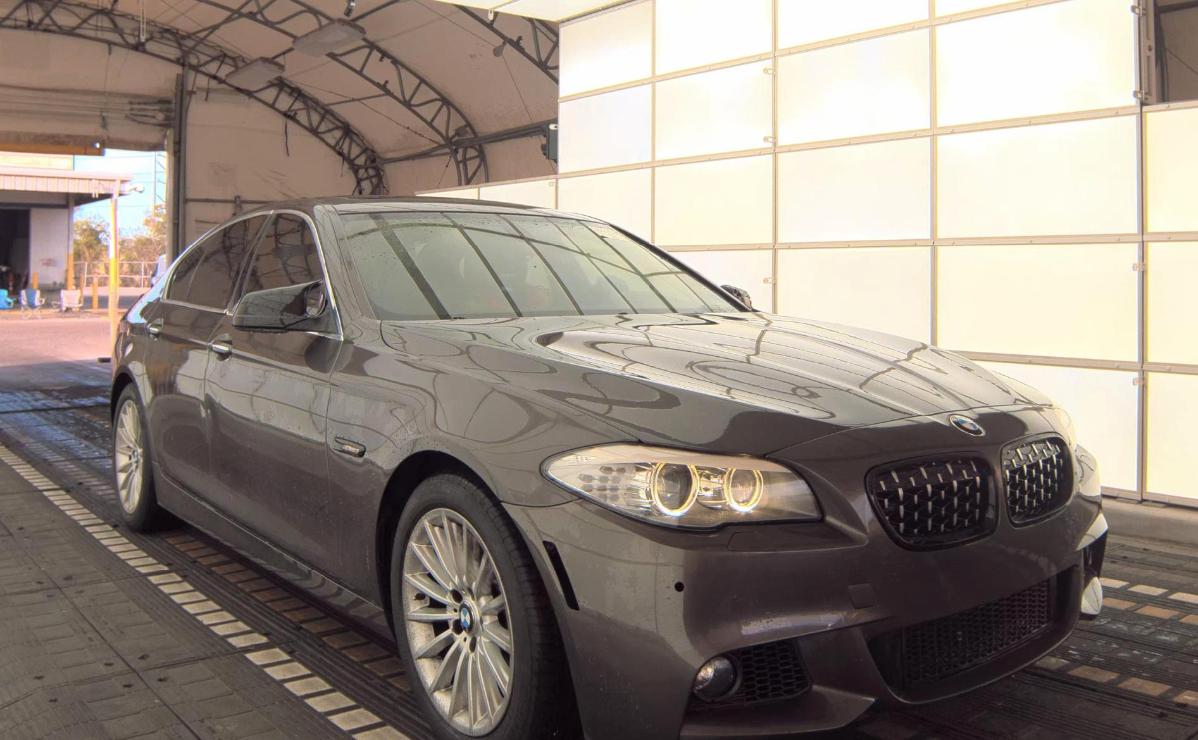 BMW 5-Series  2012