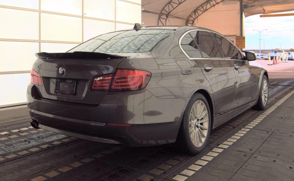 BMW 5-Series  2012