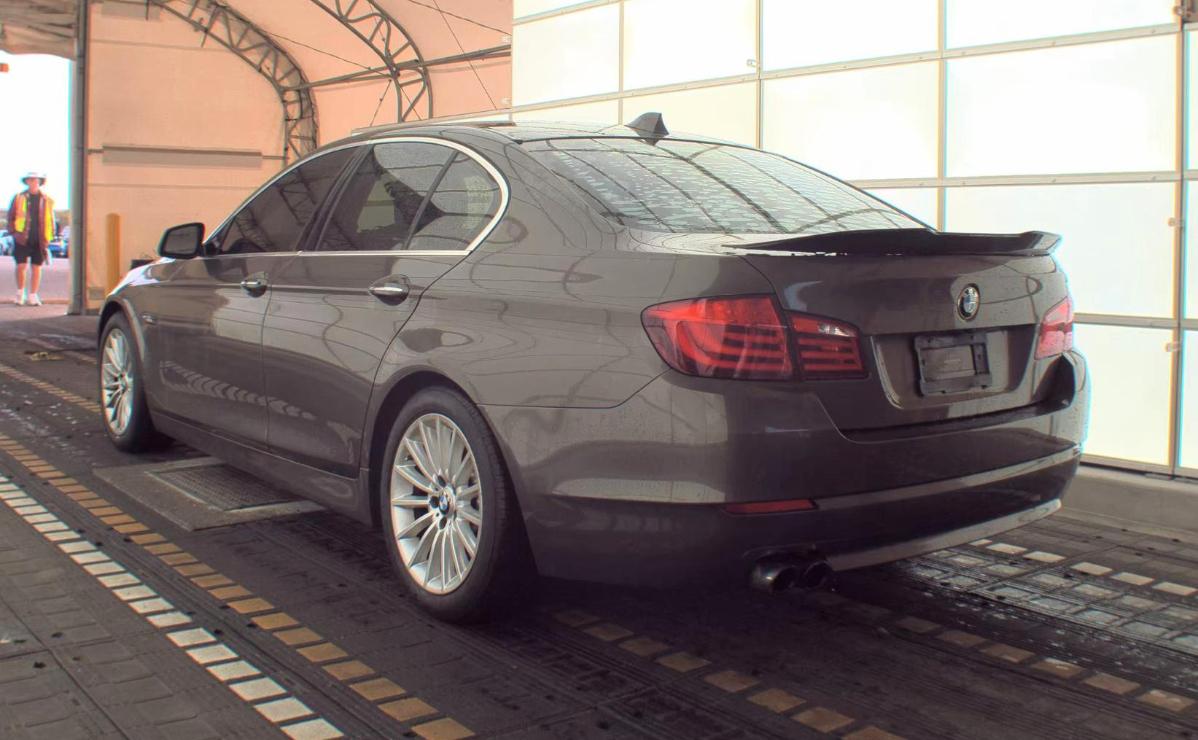BMW 5-Series  2012