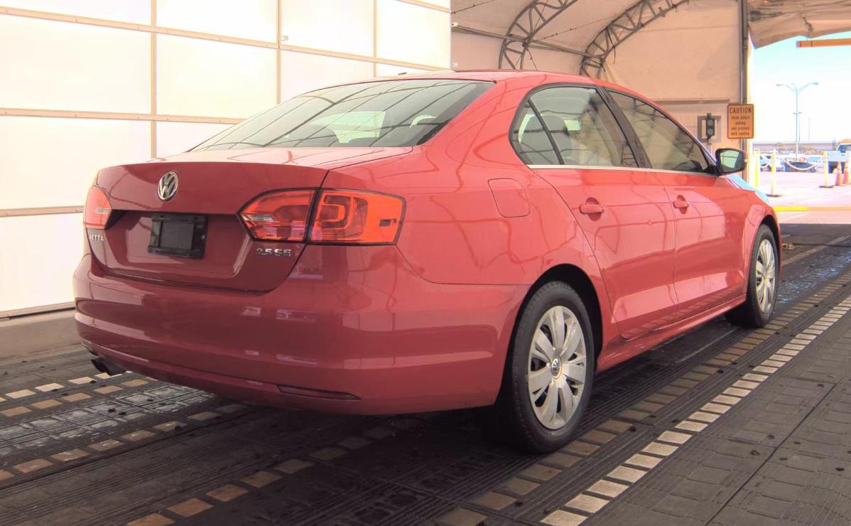 Volkswagen Jetta  2013