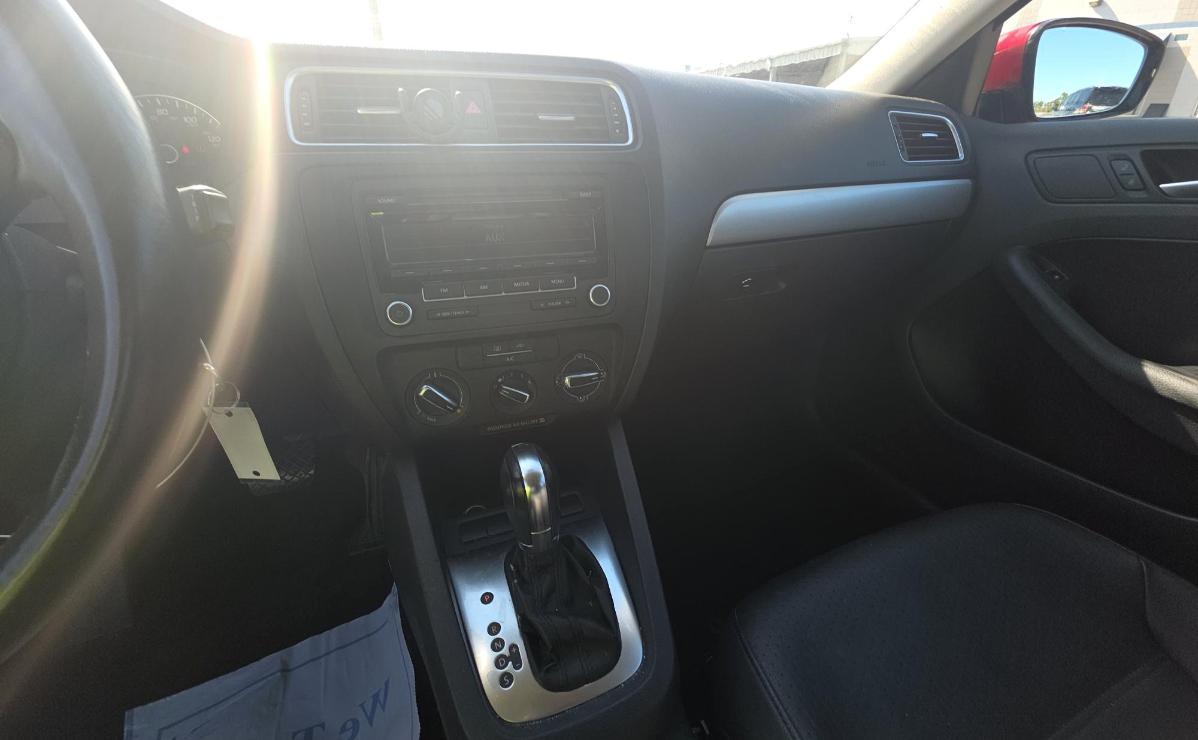 Volkswagen Jetta  2013