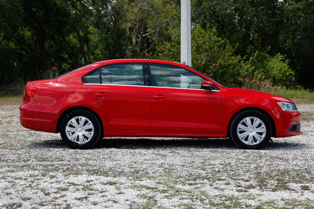 Volkswagen Jetta  2013
