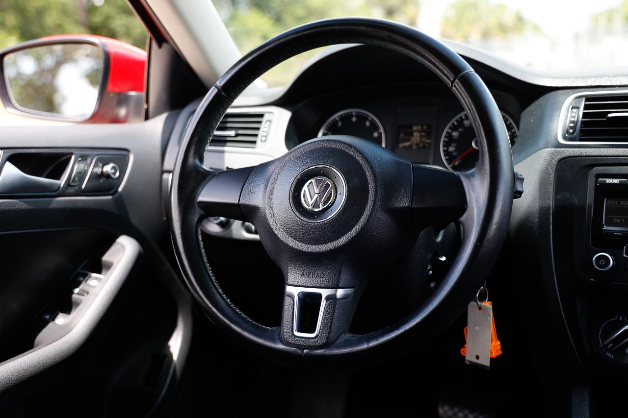 Volkswagen Jetta  2013