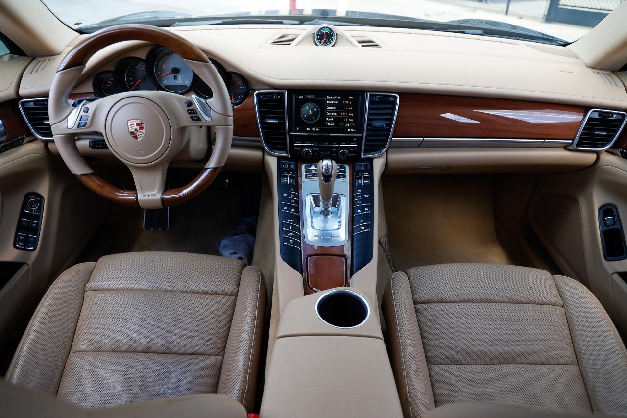 Porsche Panamera  2014