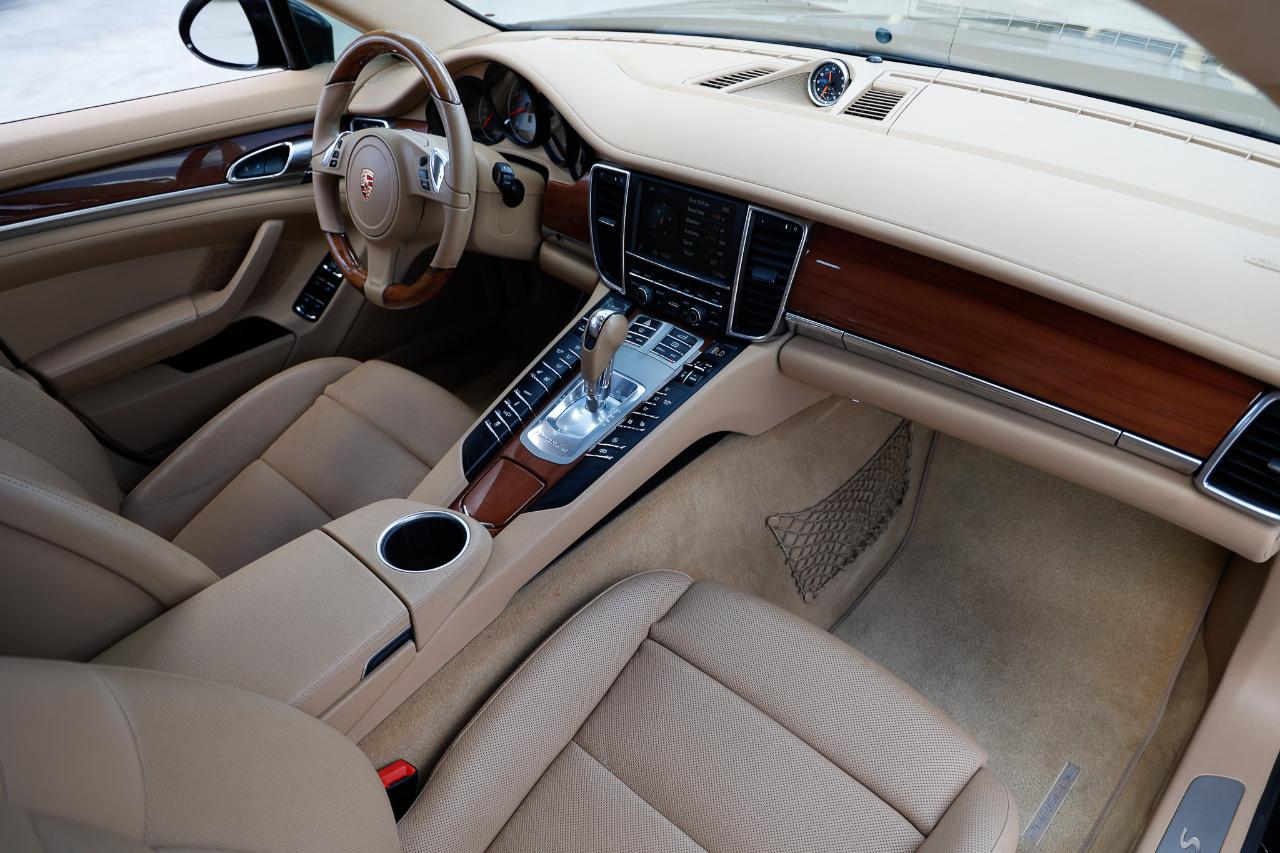 Porsche Panamera  2014