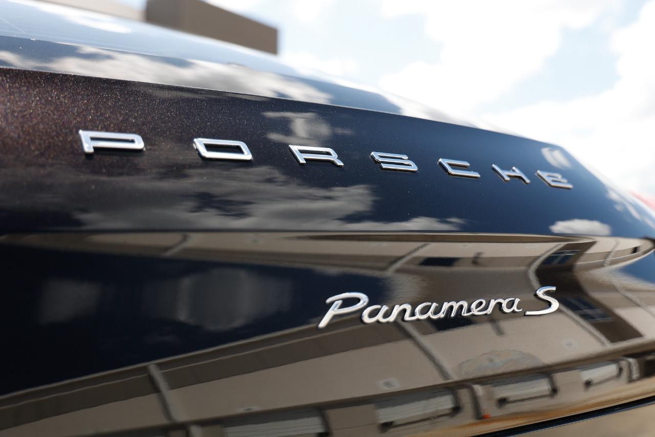 Porsche Panamera  2014