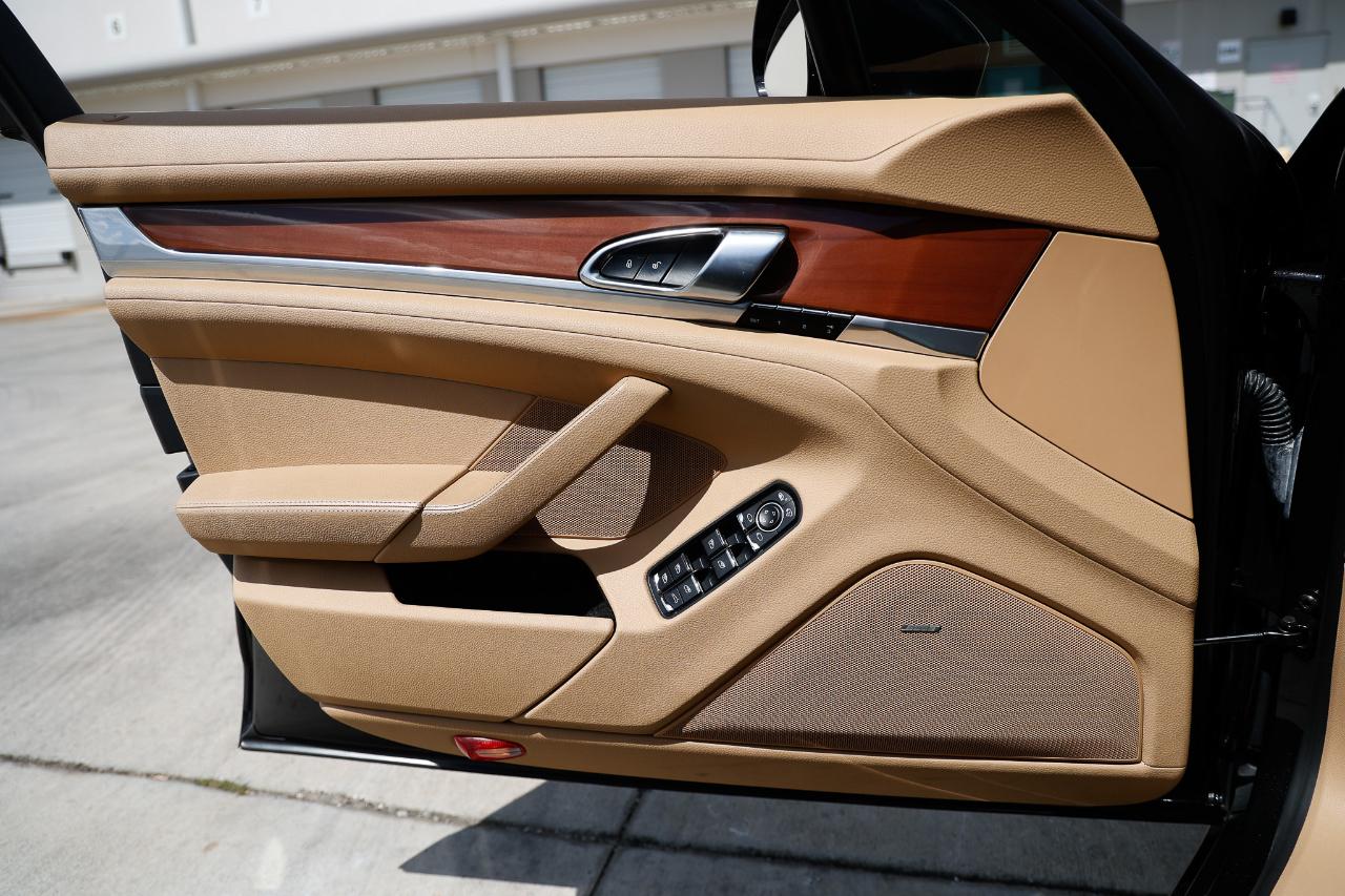 Porsche Panamera  2014