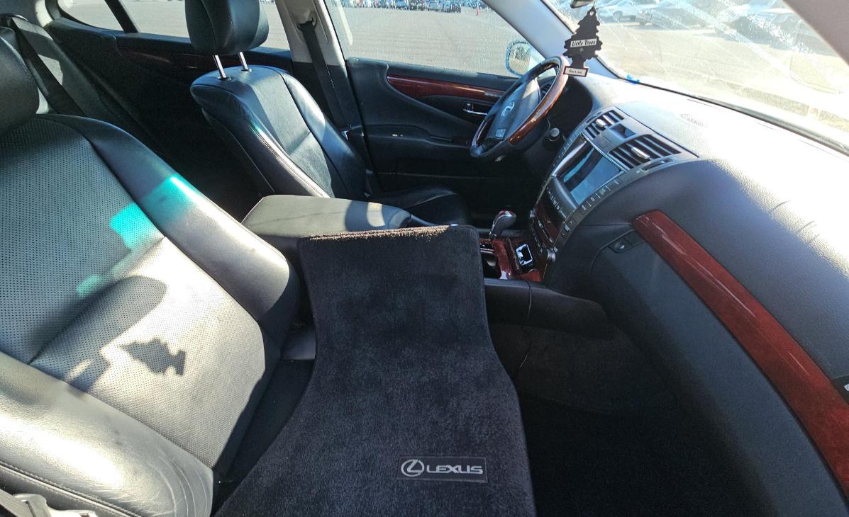 Lexus LS 460  2008