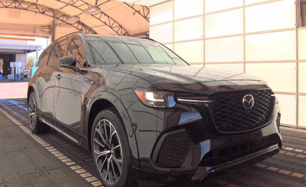 Mazda CX-70  2025