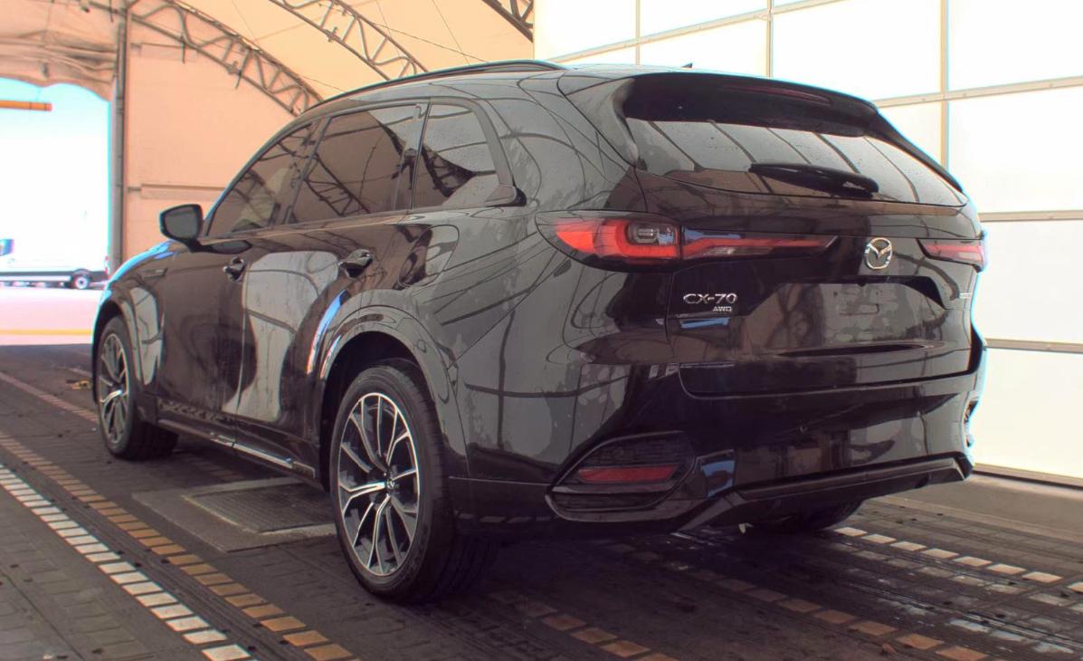 Mazda CX-70  2025