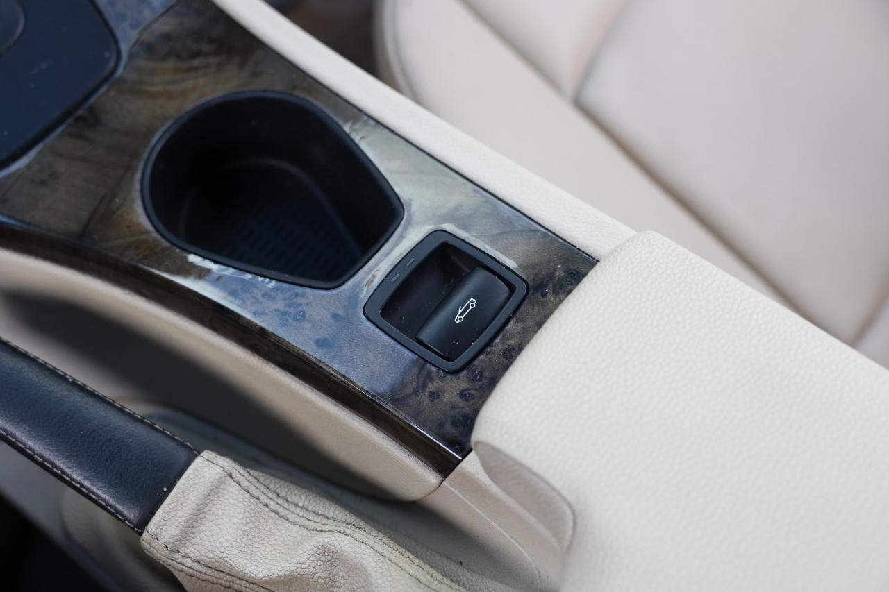 BMW 328i  2009