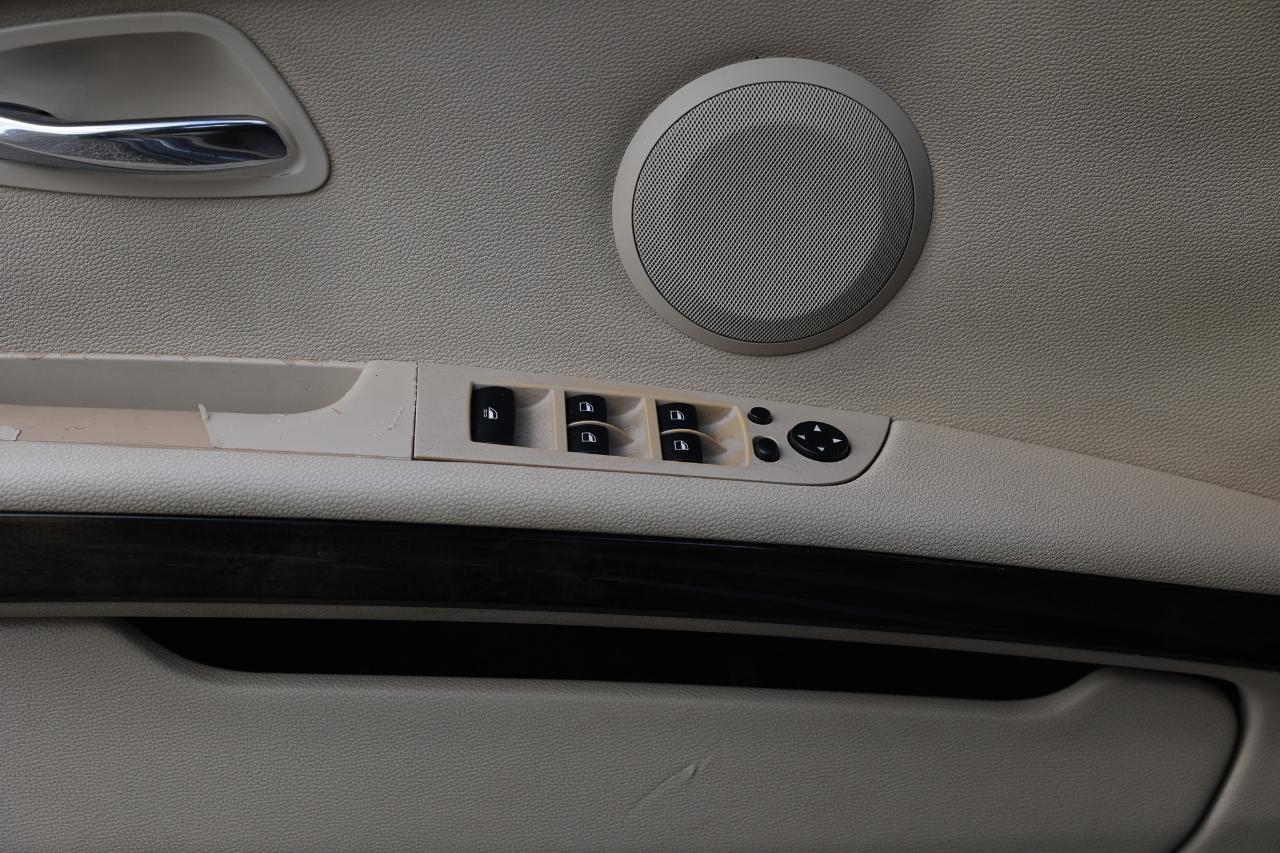 BMW 328i  2009