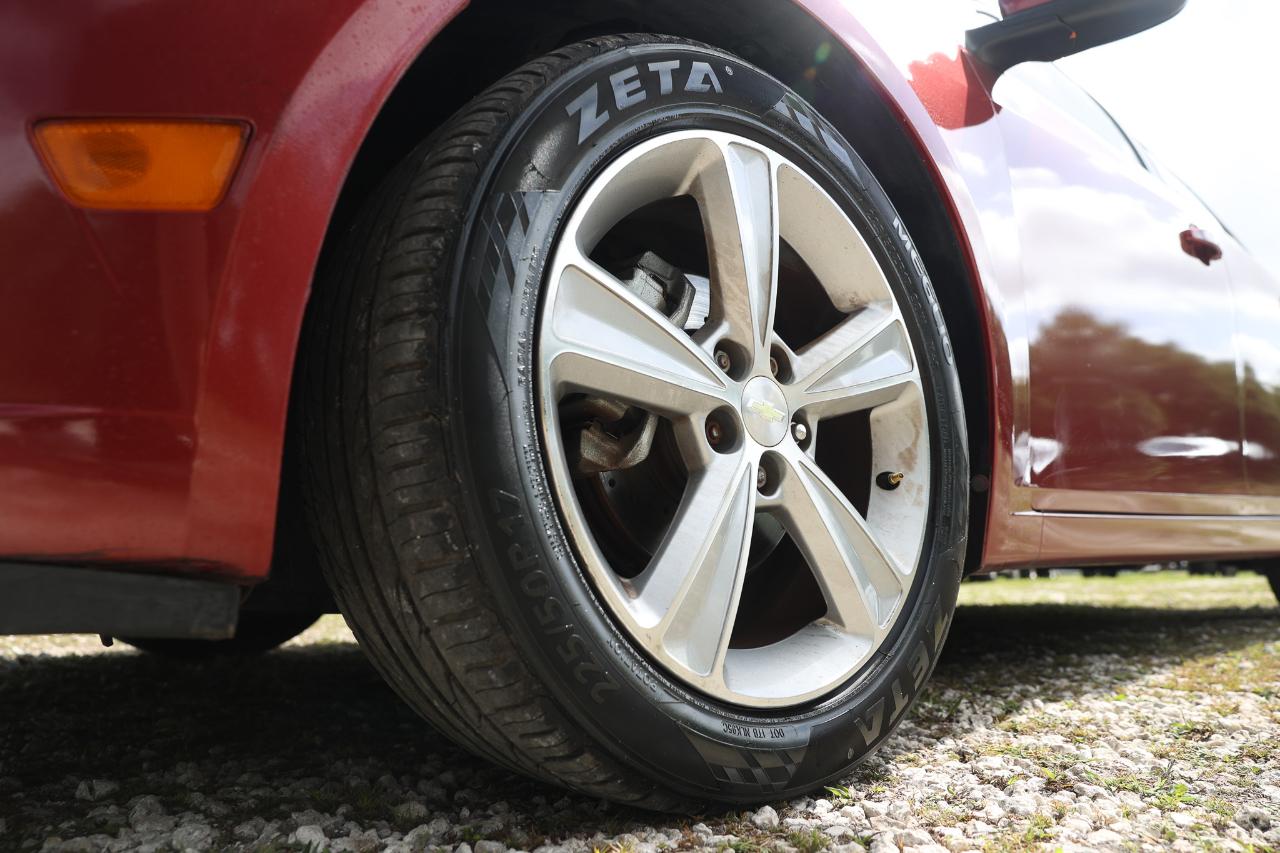 Chevrolet Cruze  2011