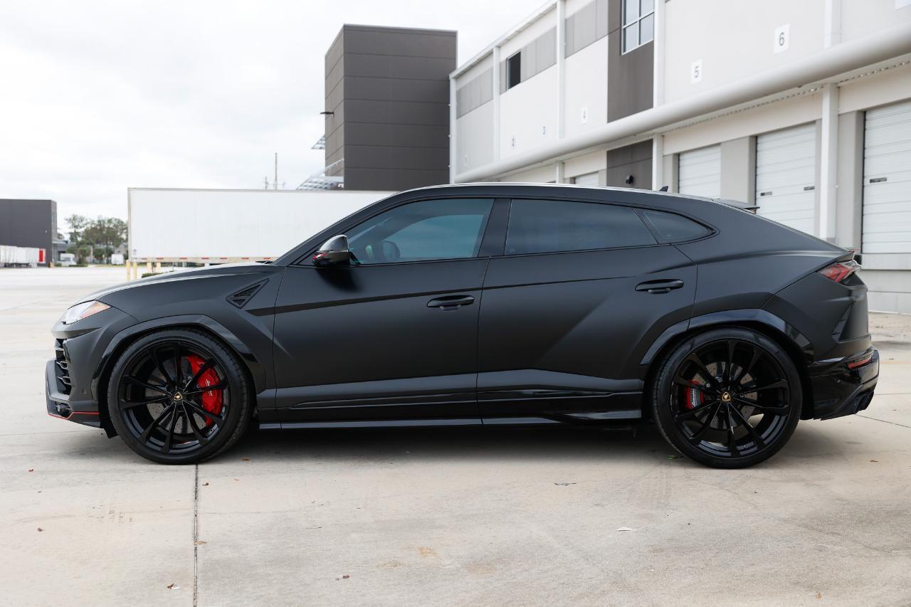 Lamborghini Urus  2020