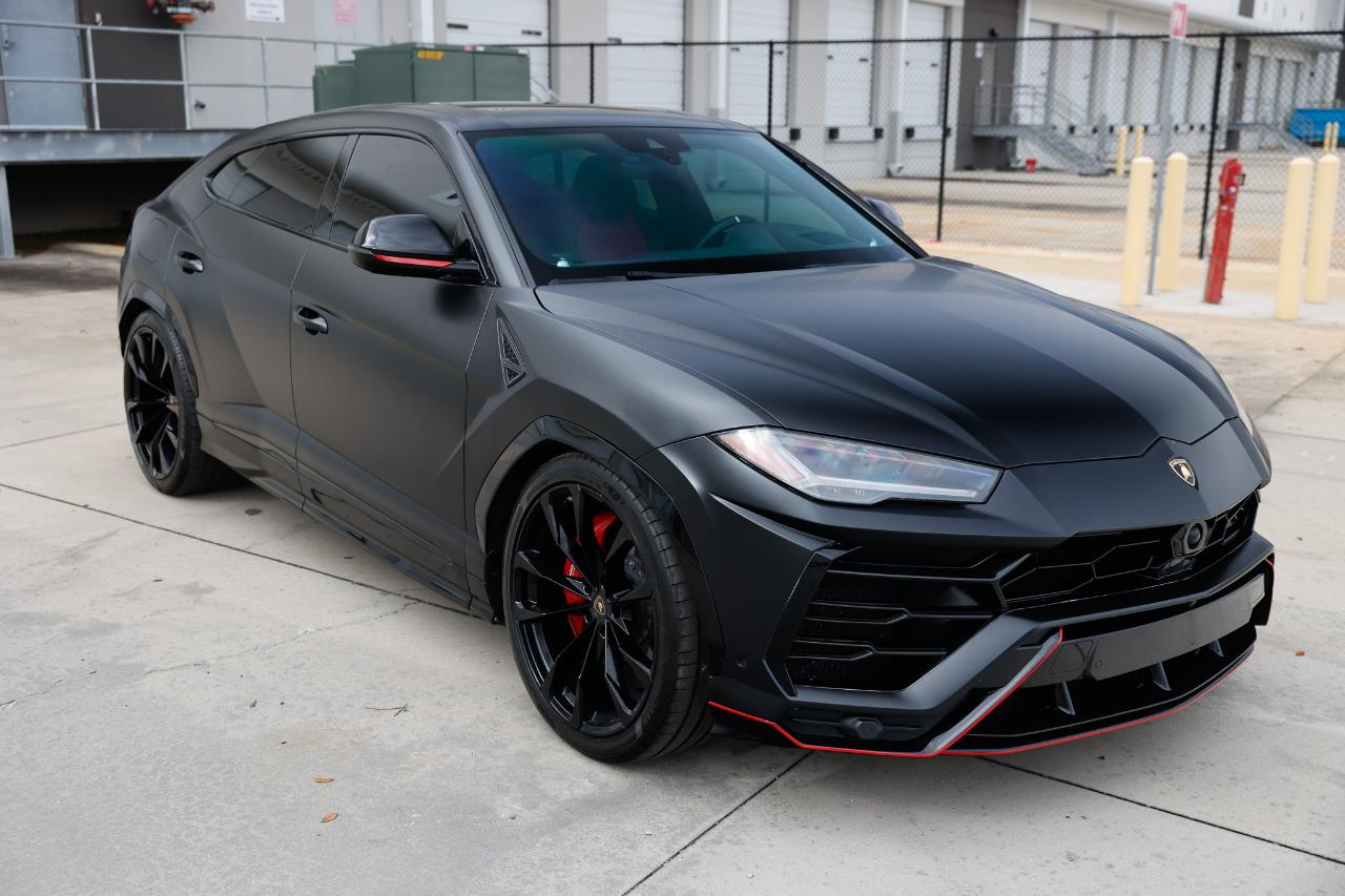 Lamborghini Urus  2020