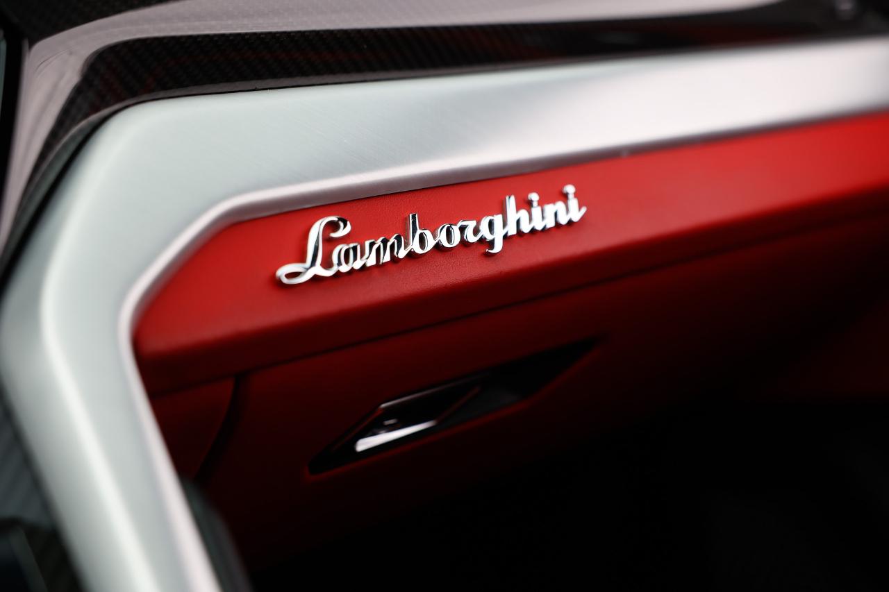 Lamborghini Urus  2020