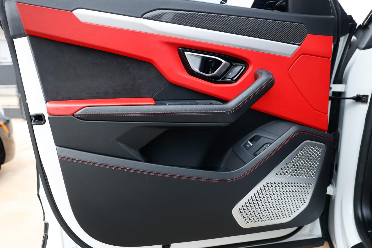 Lamborghini Urus  2020