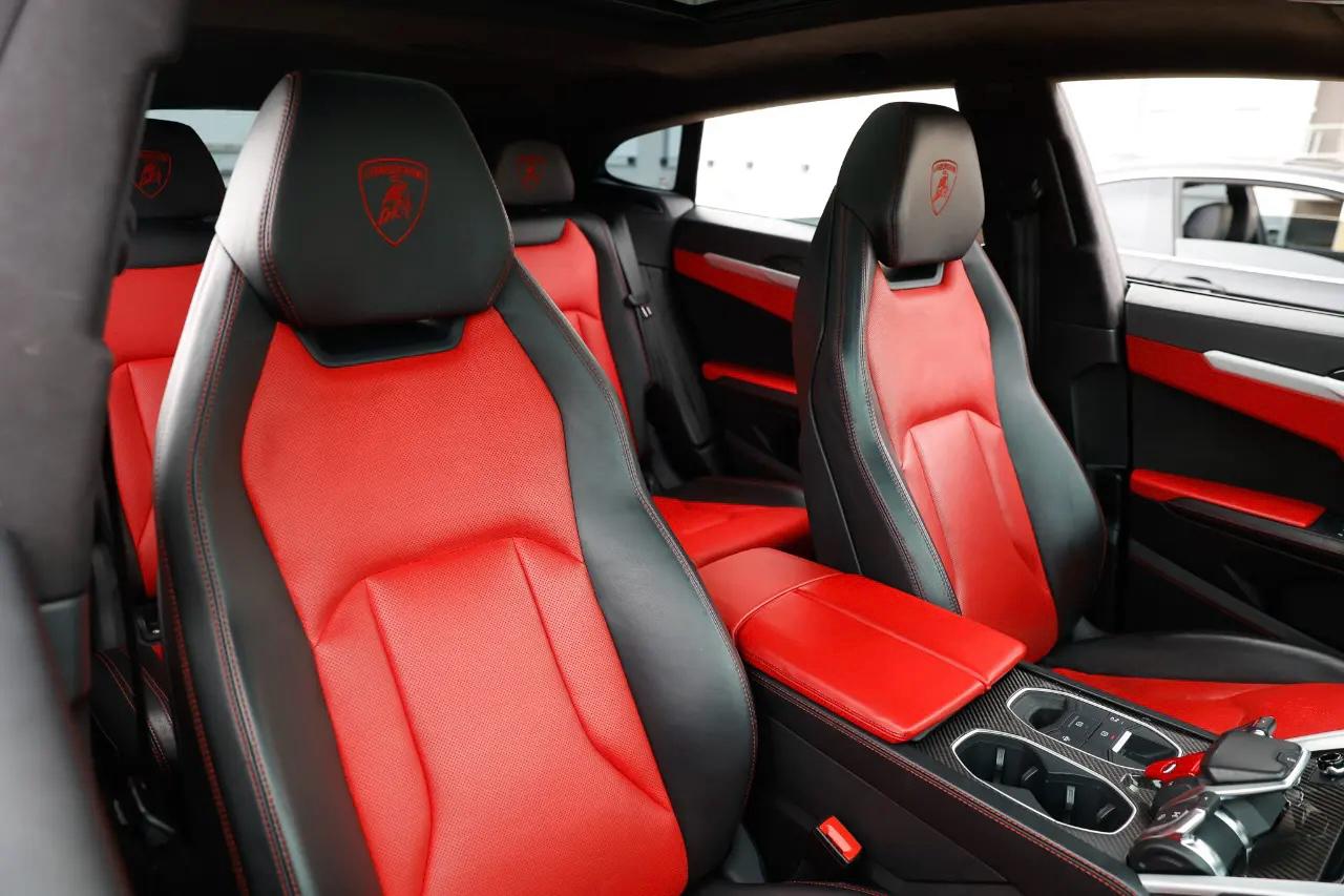 Lamborghini Urus  2020