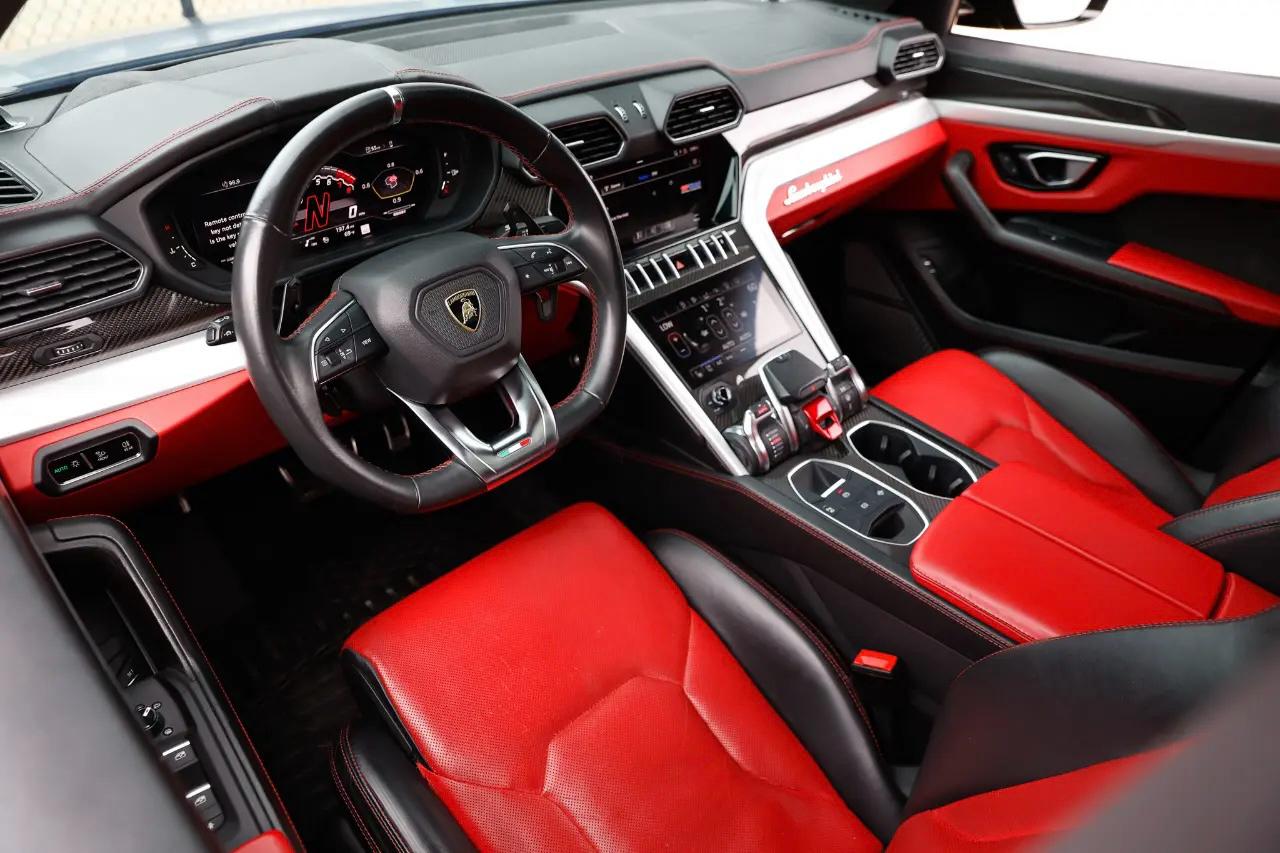 Lamborghini Urus  2020