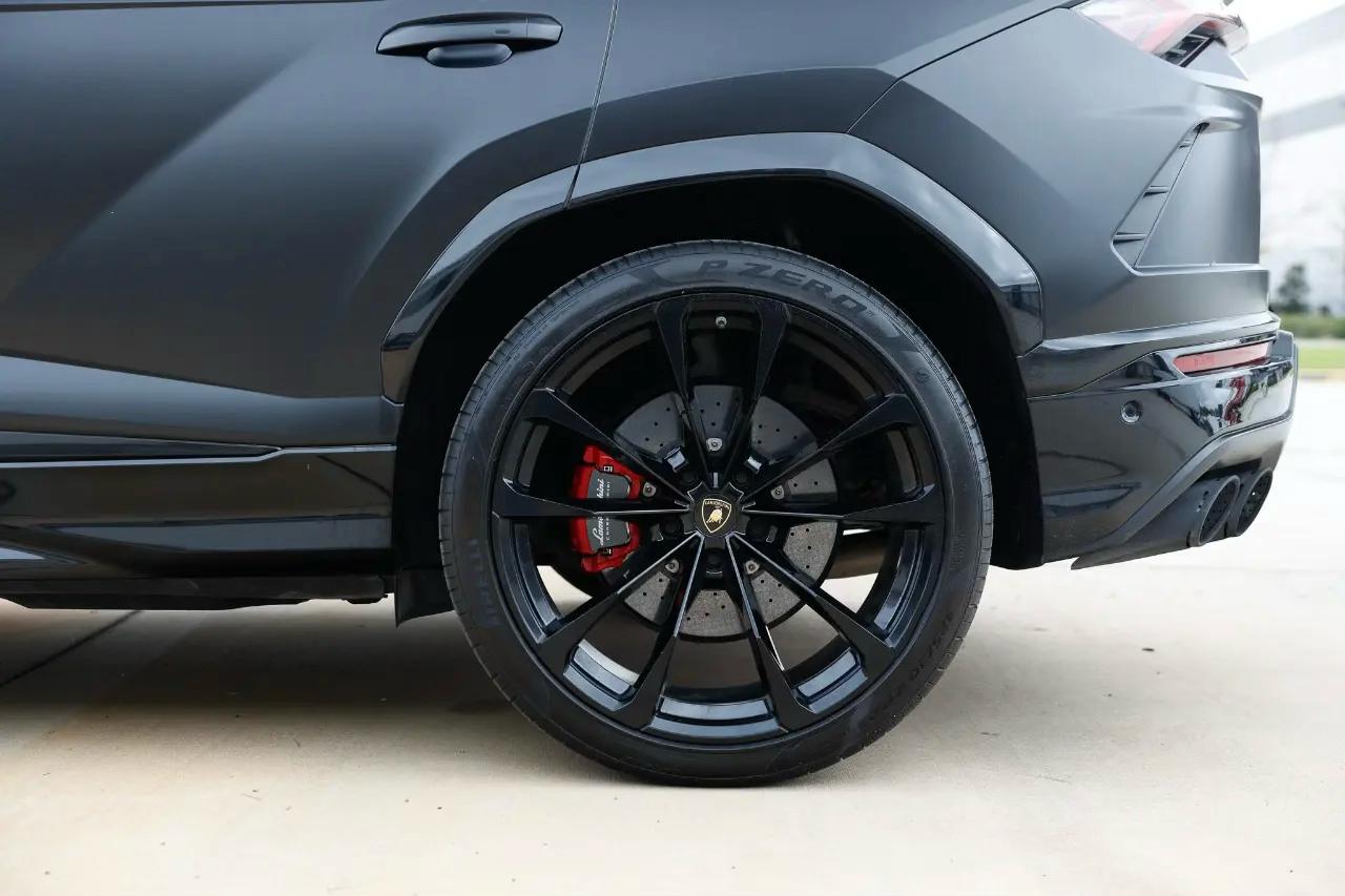 Lamborghini Urus  2020