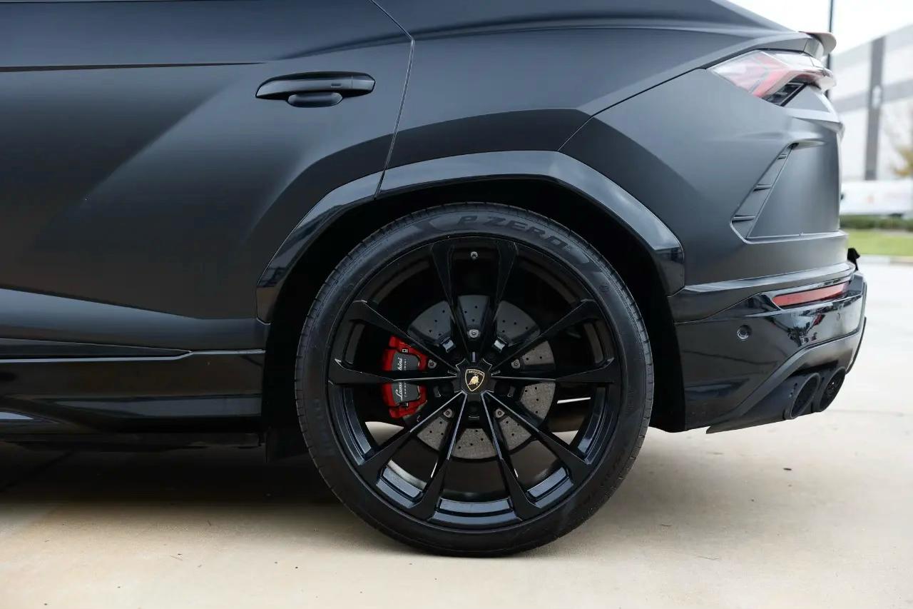 Lamborghini Urus  2020