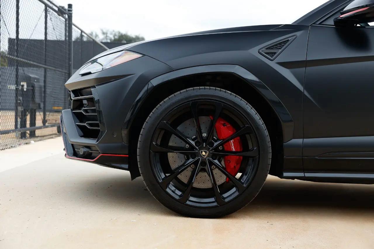 Lamborghini Urus  2020