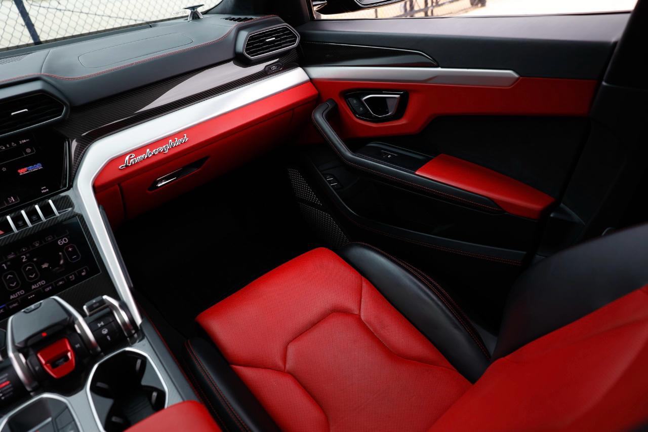 Lamborghini Urus  2020