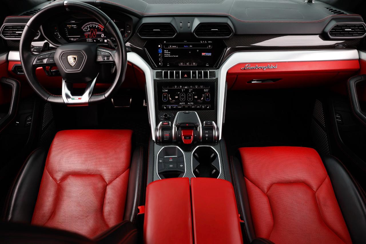 Lamborghini Urus  2020