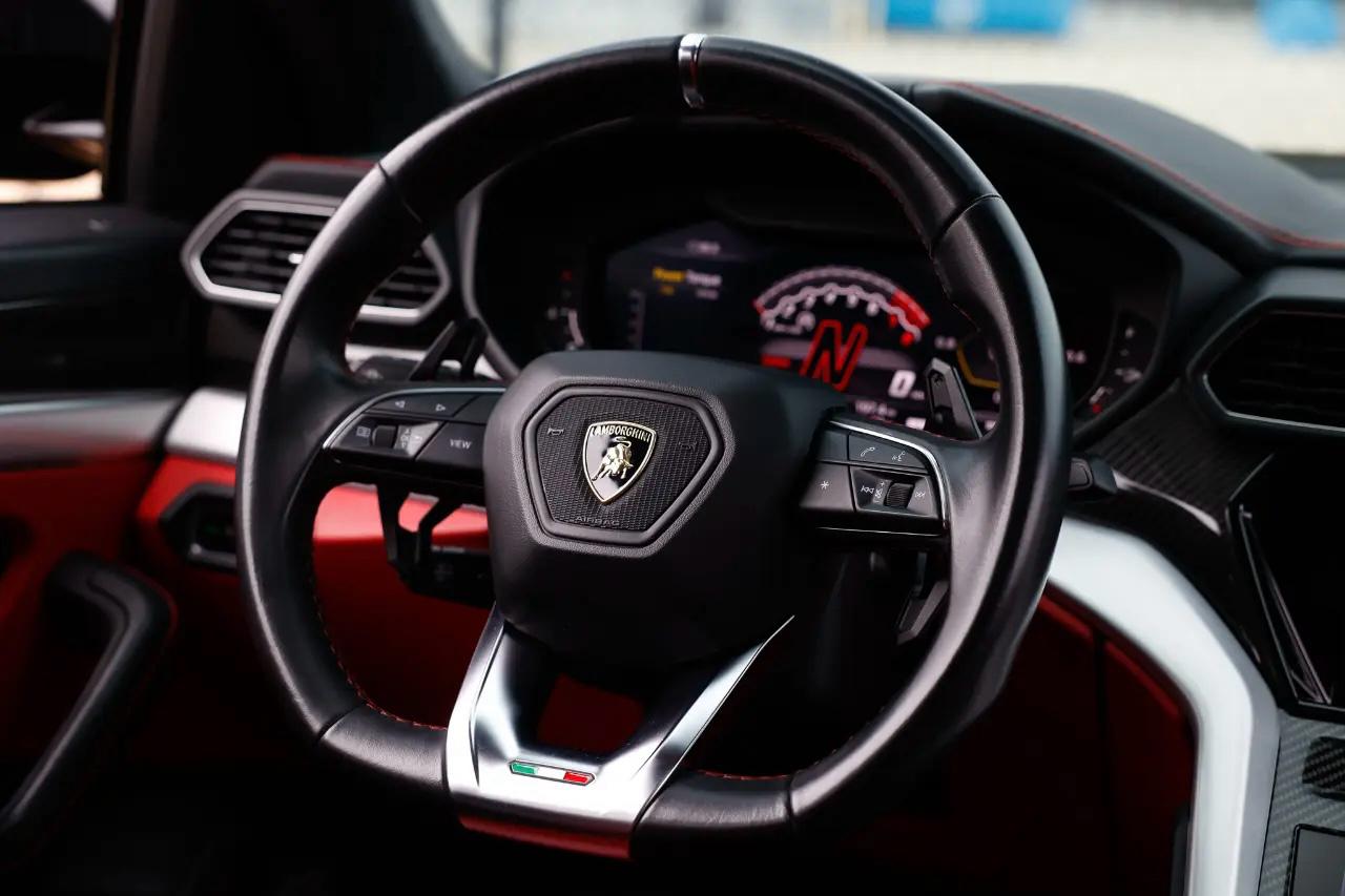 Lamborghini Urus  2020