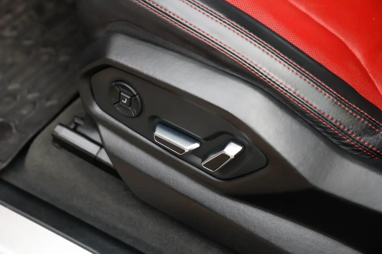 Lamborghini Urus  2020