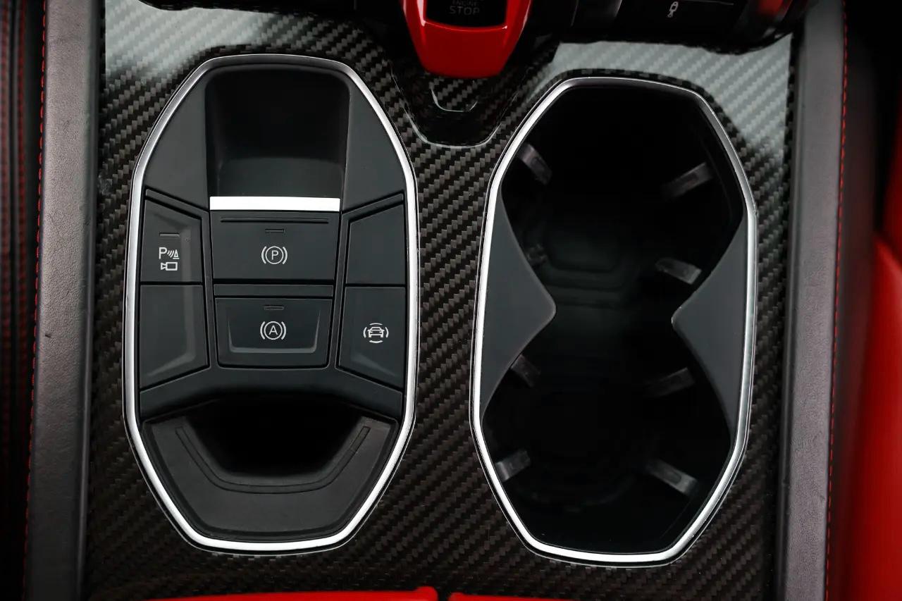 Lamborghini Urus  2020