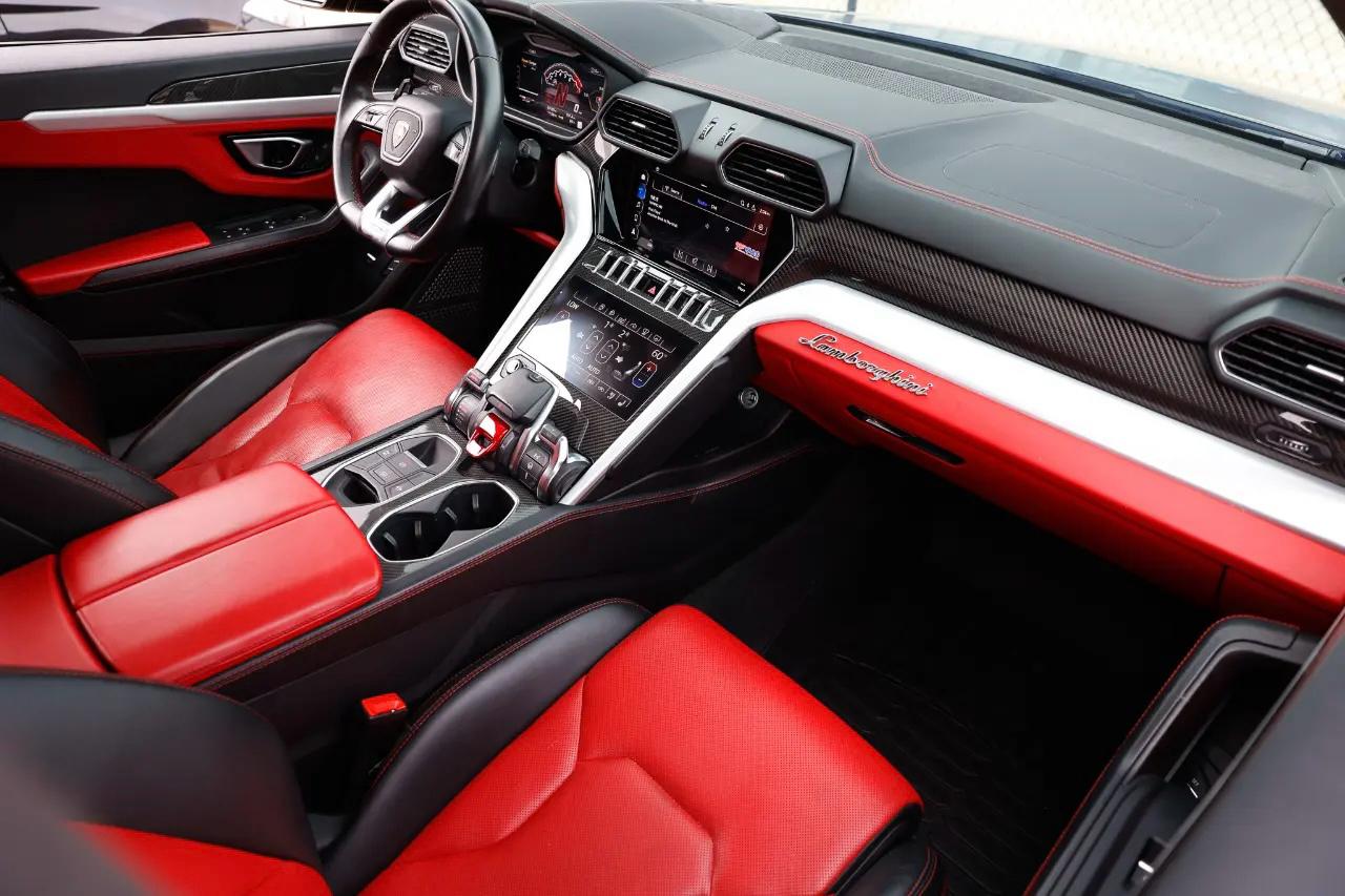 Lamborghini Urus  2020